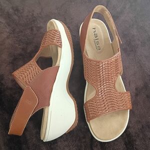 Halsa Footwear Coral Leather Wedge Cognac Sandals 10 Orthopedic